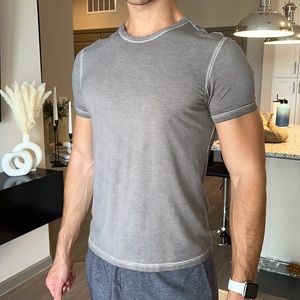 Mens Lululemon Fundamental T-Shirt size Medium - distressed grayish tan color